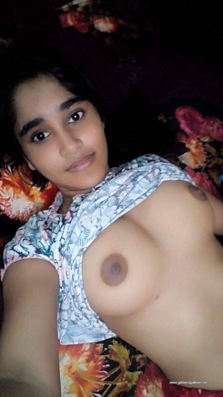 Desi Girl sexy boobs and pussy