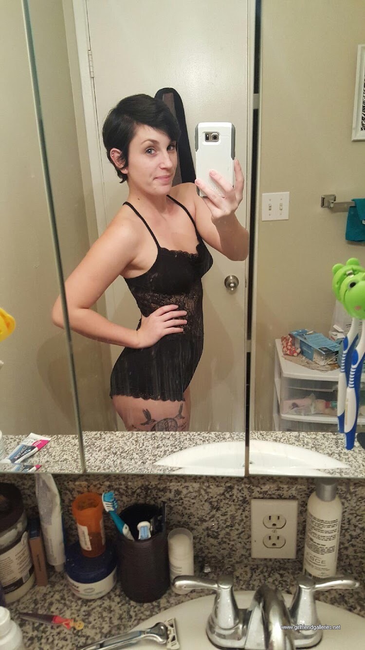 Beautiful girlfriend with amazing ass 