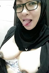 Hijabi Hot Mom Boobies
