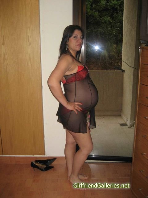 Pregnant Rania from Lebanon 2