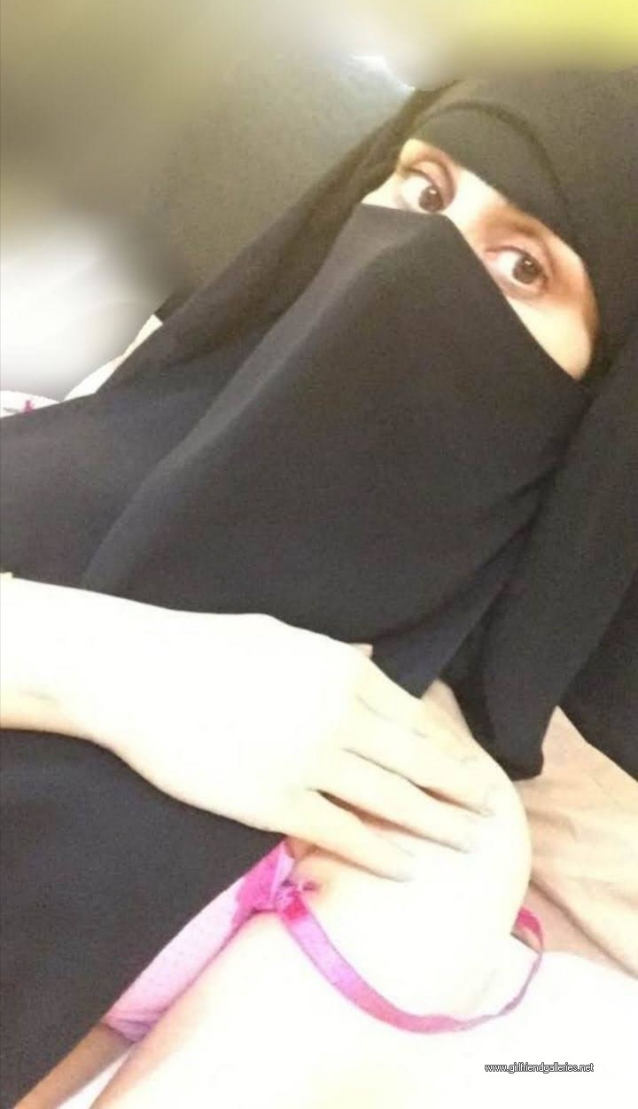 arab nude girl with hijab